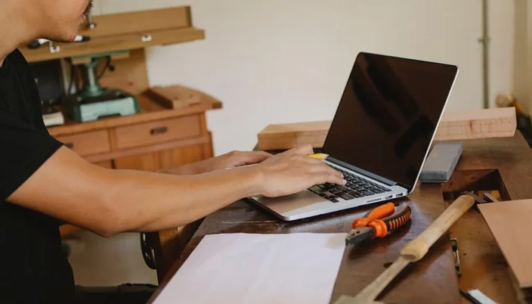 Quels outils digitaux pour gérer et développer son activité d'artisan ?